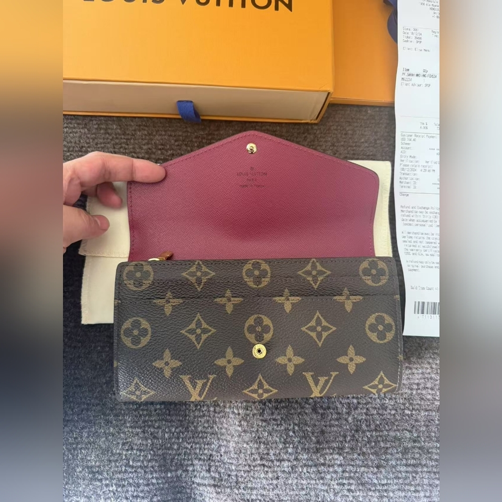 Louis Vuitton Sarah Wallet - Picture 8 of 16